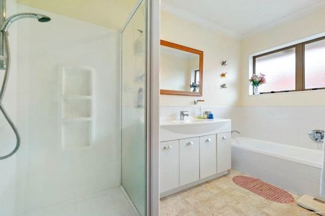 Photo of property in 15 Prictor Street, Papakura, 2110