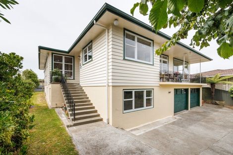 Photo of property in 5 Wigan Place, Hokowhitu, Palmerston North, 4410