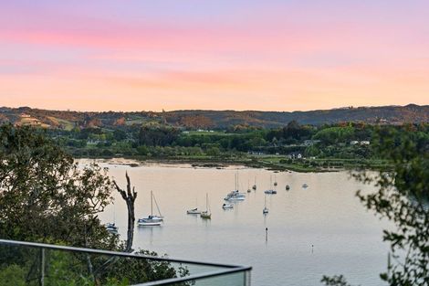 Photo of property in 45 Pohutukawa Avenue, Shelly Park, Auckland, 2014