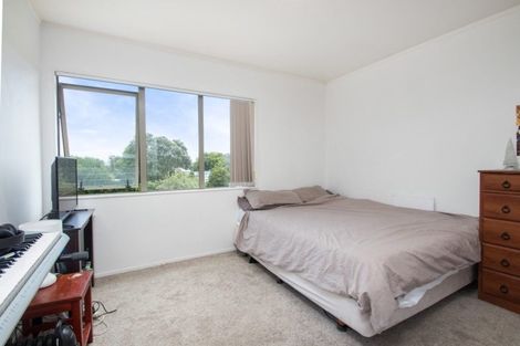 Photo of property in 32/120 Beach Haven Road, Beach Haven, Auckland, 0626