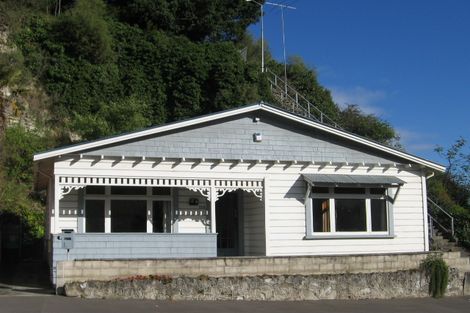 Photo of property in 128 Shakespeare Road, Bluff Hill, Napier, 4110