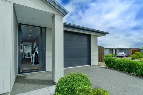 Photo of property in 17 Eric Melrose Lane, Halswell, Christchurch, 8025