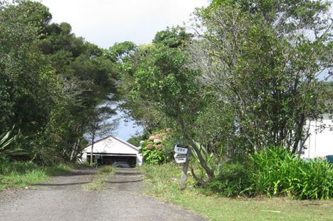 Photo of property in 135 Colwill Road, Massey, Auckland, 0614