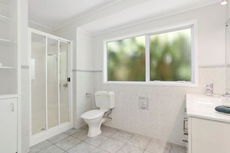 Photo of property in 2/70 Churchill Road, Murrays Bay, Auckland, 0630