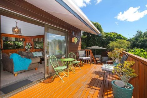 Photo of property in 2/9 Bronzewing Terrace, Unsworth Heights, Auckland, 0632
