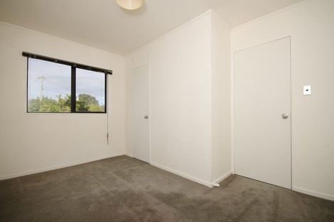 Photo of property in 1/3 Gloria Avenue, Te Atatu Peninsula, Auckland, 0610