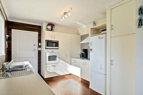 Photo of property in 593 Queen Street East, Levin, 5510