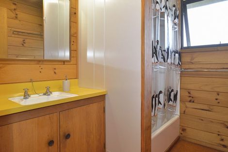 Photo of property in 11 Moana Drive, Mahia, 4198