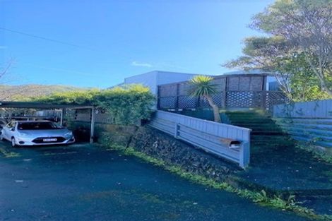 Photo of property in 19 Bell Street, Tawa, Wellington, 5028