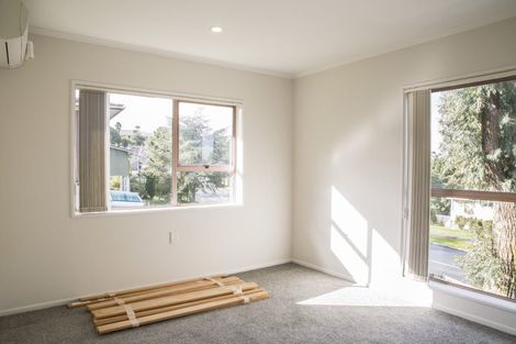 Photo of property in 93 Chelsea View Drive, Chatswood, Auckland, 0626