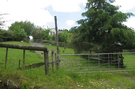 Photo of property in 50 Kanuka Road, Bombay, 2675