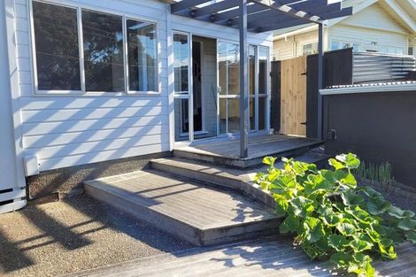 Photo of property in 1 Ellesmere Avenue, Miramar, Wellington, 6022