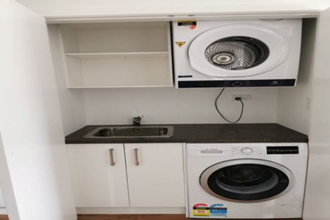 Photo of property in 92b Kelburn Parade, Kelburn, Wellington, 6012