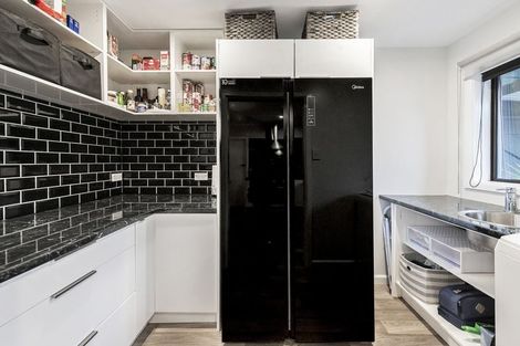 Photo of property in 194 Springs Road, Hornby, Christchurch, 8042