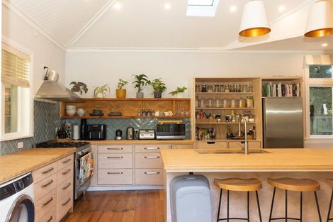 Photo of property in 265 Muritai Road, Eastbourne, Lower Hutt, 5013