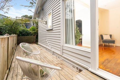 Photo of property in 25 Omar Street, Khandallah, Wellington, 6035