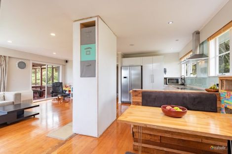 Photo of property in 58 Pokohiwi Road, Normandale, Lower Hutt, 5010