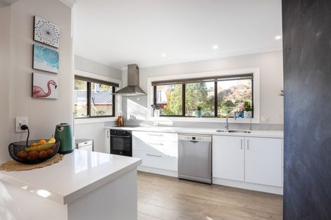 Photo of property in 9 Lombardy Place, Whalers Gate, New Plymouth, 4310