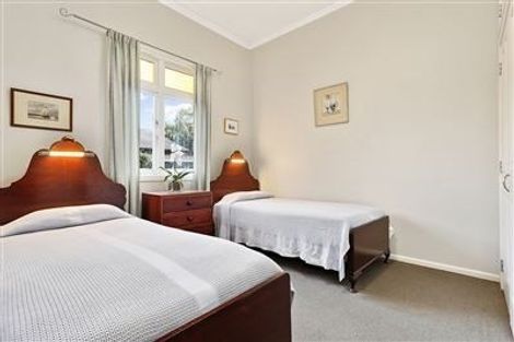 Photo of property in 49 View Road, Henderson, Auckland, 0612