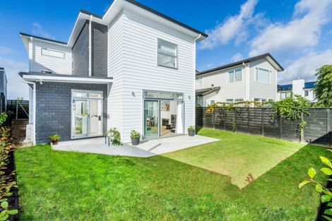 Photo of property in 15b Headland Drive, Long Bay, Auckland, 0630