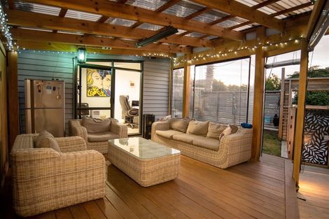 Photo of property in 21b Brian Crescent, Stanmore Bay, Whangaparaoa, 0932