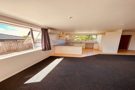 Photo of property in 8 Piriti Place, Weymouth, Auckland, 2103