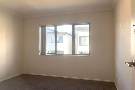 Photo of property in 30c Alfriston Road, Manurewa East, Auckland, 2102