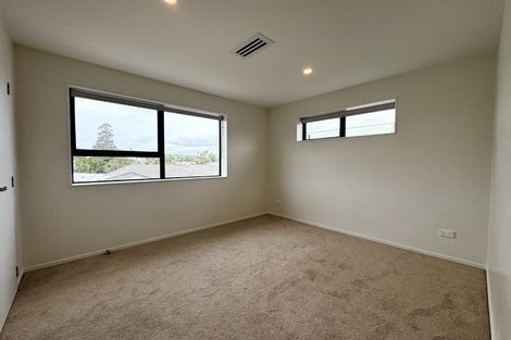 Photo of property in 13a Blue Way, Glendene, Auckland, 0602