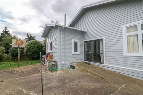 Photo of property in 68 Barraud Street, Dannevirke, 4930