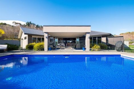 Photo of property in 43 Tauroa Valley Road, Havelock North, 4130