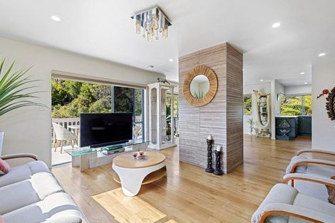 Photo of property in 3 Lincoln Close, Northcross, Auckland, 0630