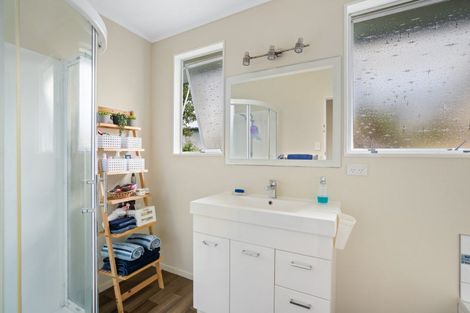 Photo of property in 19 Walton Road, Paraparaumu Beach, Paraparaumu, 5032