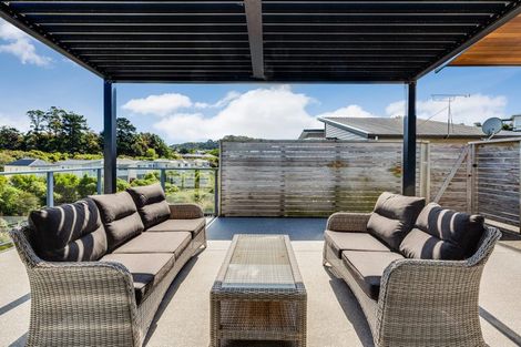 Photo of property in 27 Flotilla Place, Whitby, Porirua, 5024