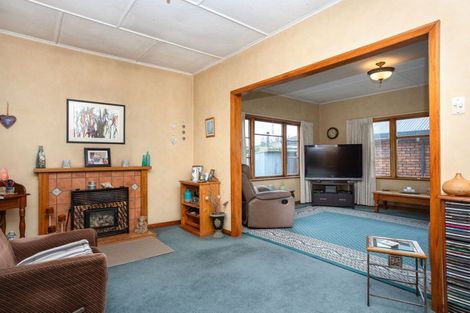 Photo of property in 50 Mcphee Street, Dannevirke, 4930