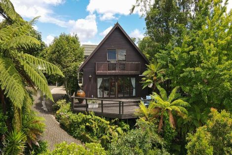 Photo of property in 3 Ridge Road, Lake Okareka, Rotorua, 3076
