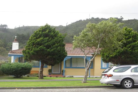 Photo of property in 39 Tawhai Street, Stokes Valley, Lower Hutt, 5019
