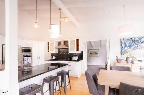 Photo of property in 19 Tiri View Place, Waiake, Auckland, 0630