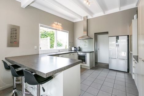 Photo of property in 37 Muritai Crescent, Havelock North, 4130