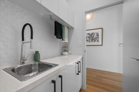 Photo of property in 21 King Richard Place, Browns Bay, Auckland, 0630