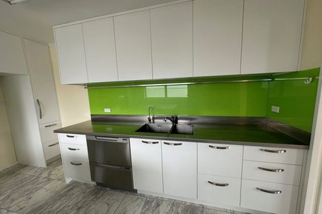 Photo of property in 37 Knightsbridge Drive, Forrest Hill, Auckland, 0620