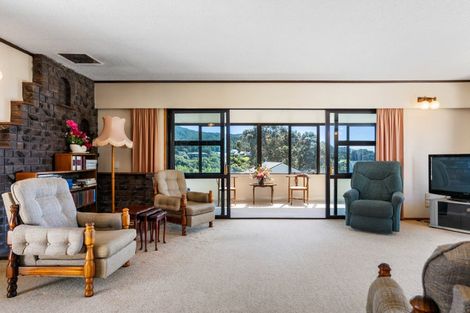 Photo of property in 101 Titiro Place, Onemana, Whangamata, 3691