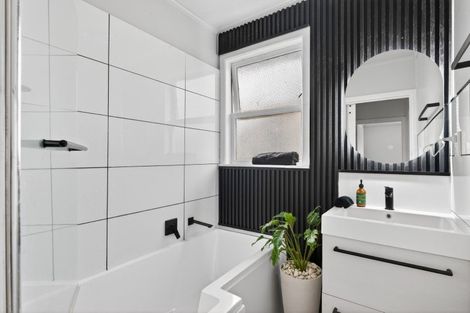 Photo of property in 1b Fleming Crescent, Maraenui, Napier, 4110