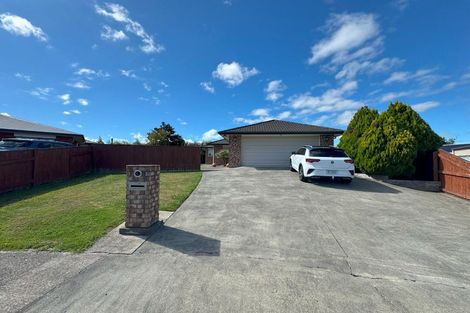 Photo of property in 10 Almond Grove, Feilding, 4702
