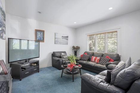 Photo of property in 26 Clayburn Road, Glen Eden, Auckland, 0602