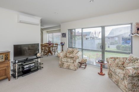 Photo of property in Rangeview Villas, 37/9 Fuller Close, Levin, 5510