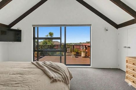 Photo of property in 1/4 Ceramco Place, Torbay, Auckland, 0630