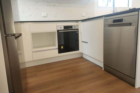 Photo of property in 2/19 Roberts Road, Glenfield, Auckland, 0629