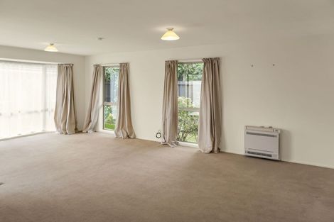 Photo of property in 2/2a Chilcombe Street, Ilam, Christchurch, 8041