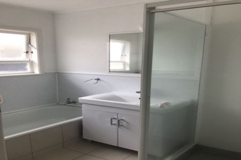 Photo of property in 2/75 Monarch Avenue, Hillcrest, Auckland, 0627