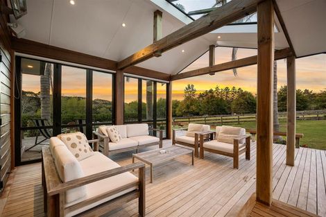 Photo of property in 883 Peak Road, Helensville, 0875